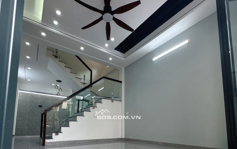 BÁN NHÀ ĐẸP 2.35 TỶ 3 TẦNG 50M2 ( TÂY NAM ) NGÕ RỘNG CÙ CHÍNH LAN