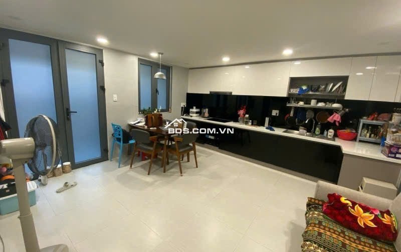 Chỉ 8.7 tỷ có nhà 5 lầu HXH tránh Nguyễn Thái Sơn ngang 6m 68m2 gần Vincom Phan Văn Trị.