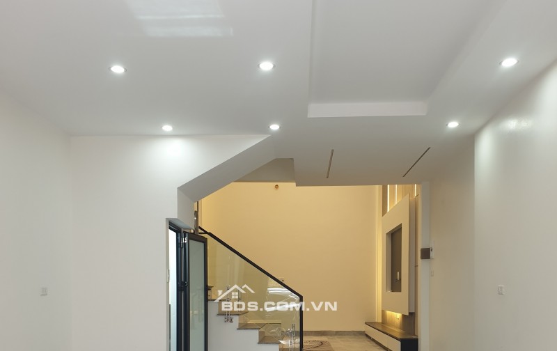 BÁN NHÀ ĐẸP 4.85 TỶ 3.5 TẦNG 58M2 MẶT ĐƯỜNG ĐẶNG VIỆT CHÂU