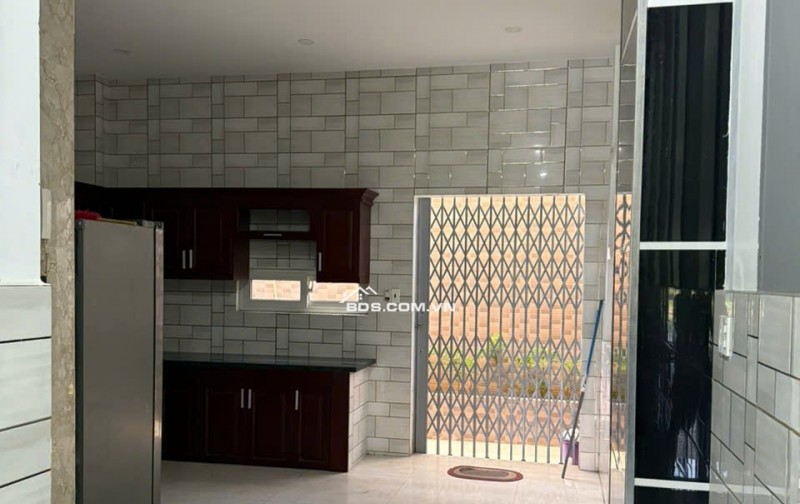 Bán nhà siêu đẹp 5x20m 1 trệt 3 lầu sân thượng MT Trịnh Quang Nghị Bình Chánh