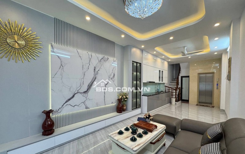 Bán Nhà Thang Máy, Gần Phố, Giáp Nhị, Hoàng Mai 44m, 6 tầng, mt 3.7m, giá 12.6 tỷ.