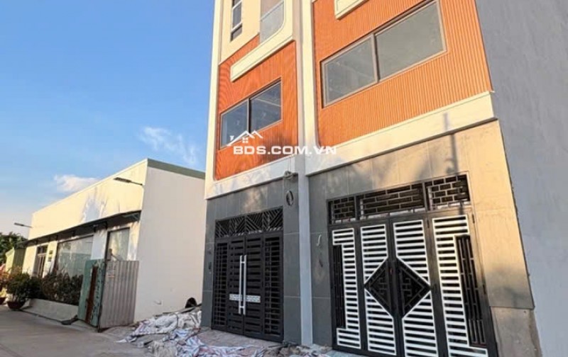BÁN NHÀ 4 TẦNG, XE TẢI TỚI CỬA, BÌNH TÂN, GẦN TỈNH LỘ 10, 50,6 M² , 5.X TỶ