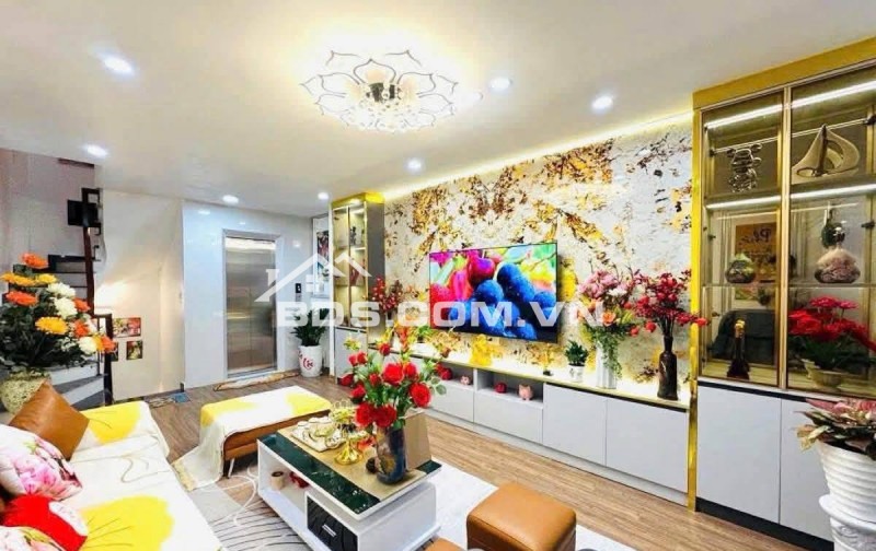 Bán Nhà Ô Đồng Lầm, Đống Đa 35m, 6 tầng, mt 3.6m, giá 11.2 tỷ.