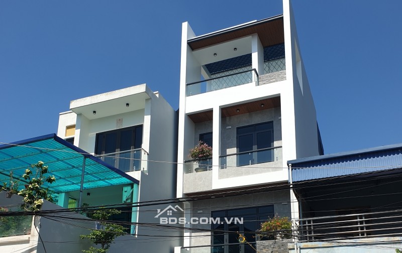 BÁN NHÀ 4.85 TỶ 4 TẦNG 77M2 CÓ SÂN Ô TÔ KHU  ĐÔ THỊ MỸ TRUNG