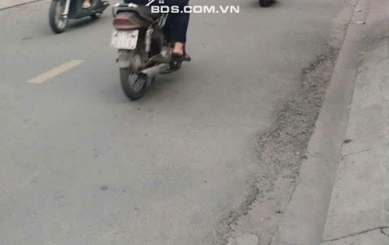 Bán nhà 1 trệt 1 lầu mặt tiền DT42, Đông Thạnh Hóc Môn tiện kinh doanh