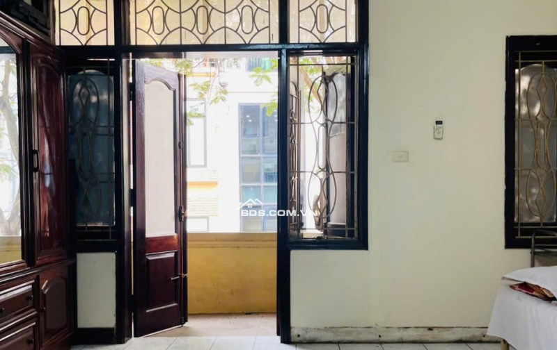 Cho thuê nhà 5 tầng, 10 phòng, vị trí đẹp mặt tiền rộng ph, 0366893772