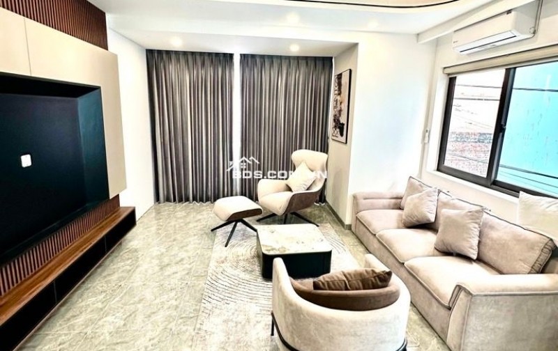  NHÀ MỚI KÍNH KOONG–THANG MÁY NGOẠI NHẬP–FULL NỘI THẤT VIP–Ô TÔ VÀO NHÀ–LONG BIÊN 