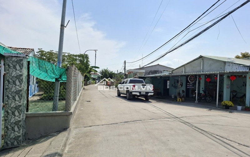 1)	Bán đất nông nghiệp tại đường Điện Biên Phủ, Thị trấn Lạc Tánh, huyện Tánh Linh, tỉnh Bình Thuận