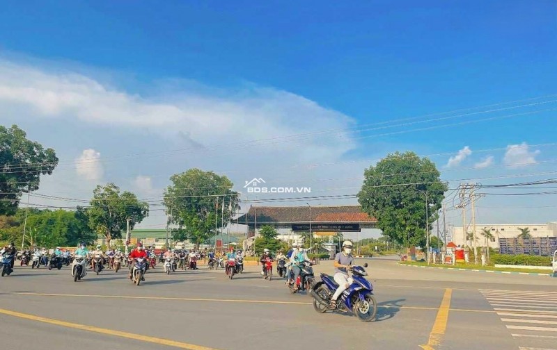 KẸT TỀN SANG GẤP 1050M2 ĐẤT THÔ CƯ SÁT KCN, CHỢ DÂN CƯ ĐÔNG TIỆN XÂY TRỌ, KD GIÁ 170TR