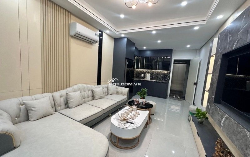TRUNG TÂM THẠCH BÀN-Ô TÔ VÀO NHÀ- 6 TẦNG THANG MÁY-SỔ VUÔNG NỞ HẬU – NẢY TÀI SINH LỘC