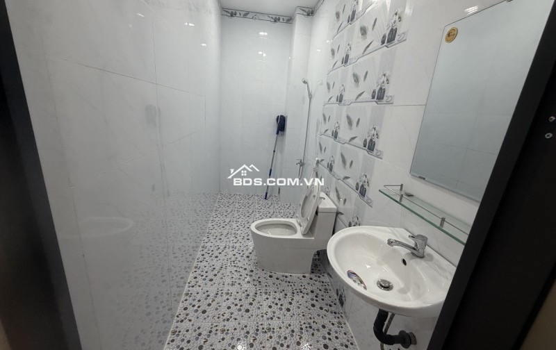 Bán nhà đường số 5 Linh Trung, Thủ Đức, TP HCM. DT 62m2, 2 tầng, SHR. Giá  4,05 tỷ,