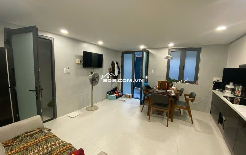 Chỉ 8.7 tỷ có nhà 5 lầu HXH tránh Nguyễn Thái Sơn ngang 6m 68m2 gần Vincom Phan Văn Trị.