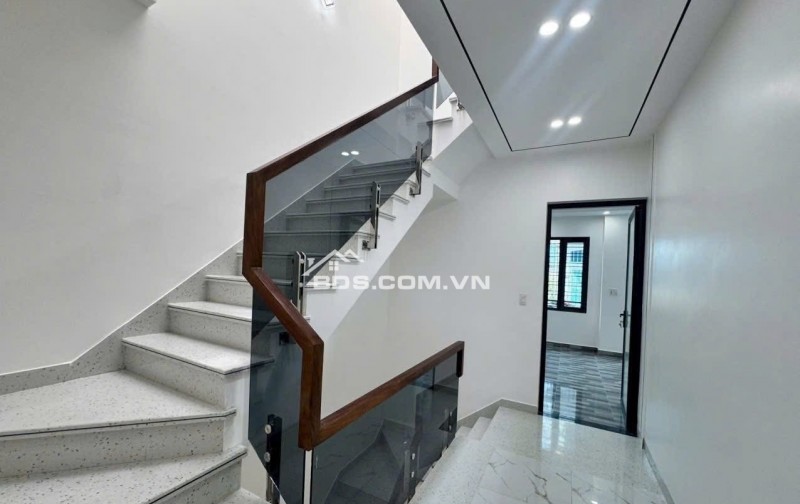 Bán Nhà 3 Tầng Ngay Trung tâm Phường Kiến An - Vườn Hoa Chéo