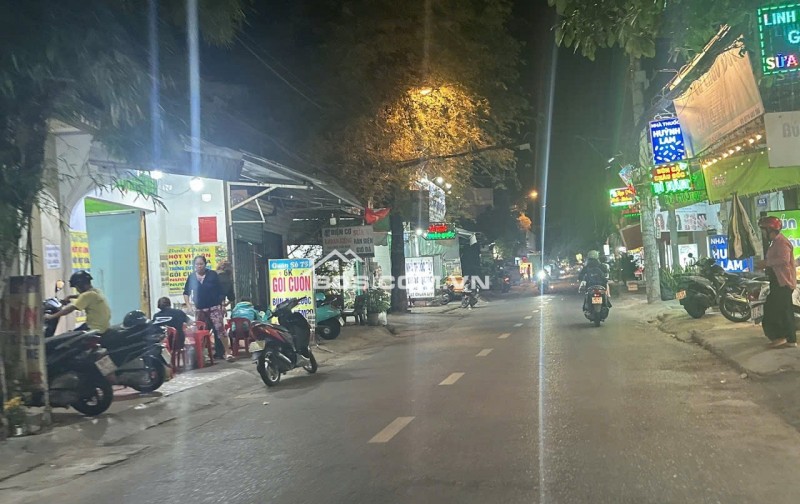 Bán nhà MTKD ngay chợ Nguyễn Tư Giản 80m2 6 lầu đẹp có thang máy KD đa nghề 14.5 tỷ.