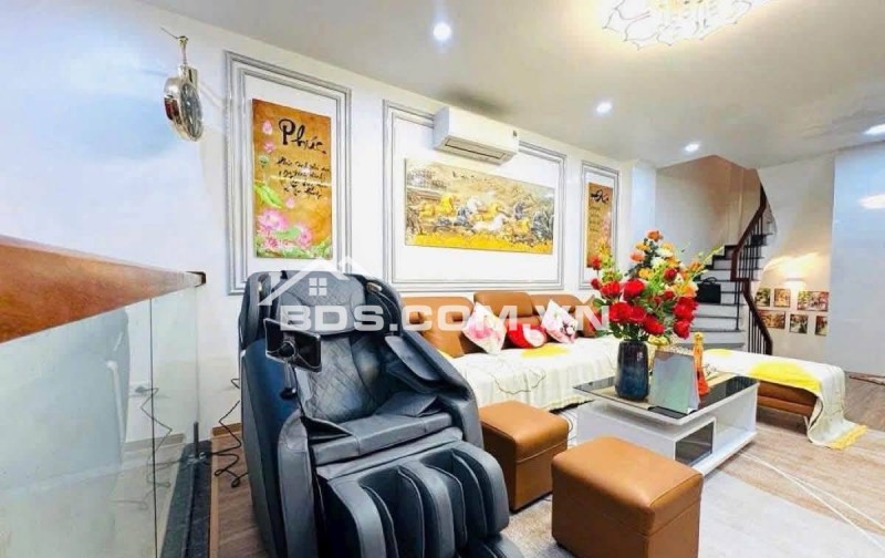 Bán Nhà Ô Đồng Lầm, Đống Đa 35m, 6 tầng, mt 3.6m, giá 11.2 tỷ.