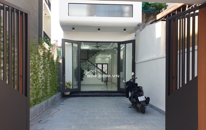 BÁN NHÀ SIÊU ĐẸP 3.3 TỶ 3 TÀNG 96M2 CÓ SÂN Ô TÔ NGÕ THÁI BÌNH