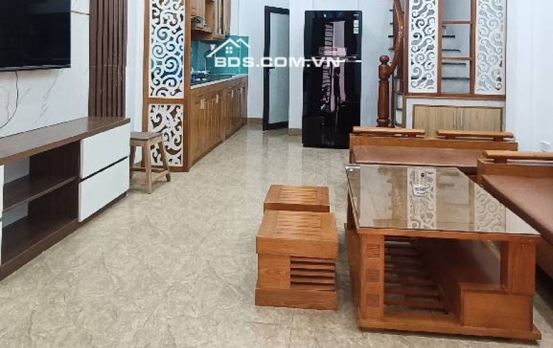 NHÀ ĐẸP–FULL NỘI THẤT–NGÕ NÔNG Ô TÔ–50M RA ĐƯỜNG Ô TÔ TRÁNH–P. THẠCH BÀN–GIÁ CHỈ 5.XX TỶ