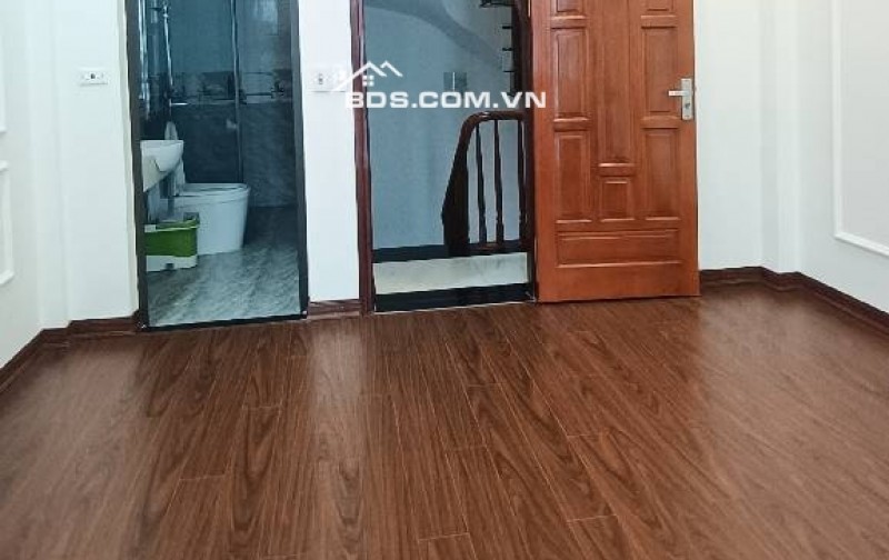 NHÀ ĐẸP–FULL NỘI THẤT–NGÕ NÔNG Ô TÔ–50M RA ĐƯỜNG Ô TÔ TRÁNH–P. THẠCH BÀN–GIÁ CHỈ 5.XX TỶ