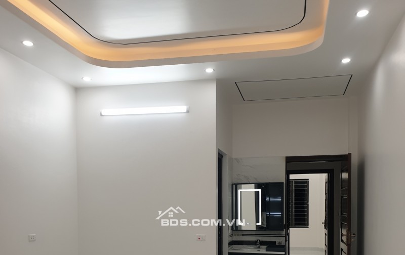 BÁN NHÀ  5.2 TỶ 3 TẦNG 76M2 ( HƯỚNG NAM ) KHU ĐÔ THỊ THỐNG NHẤT