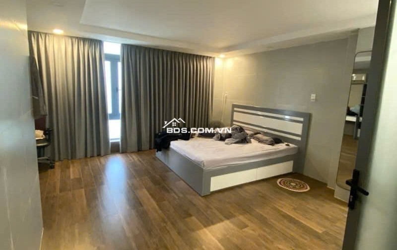 Chỉ 8.7 tỷ có nhà 5 lầu HXH tránh Nguyễn Thái Sơn ngang 6m 68m2 gần Vincom Phan Văn Trị.