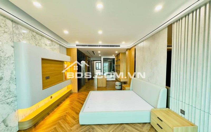 Bán Nhà Mặt Phố Kinh Doanh Nguyễn Văn Cừ, Long Biên 61m, 7 tầng, mt 4m, giá 33.5 tỷ