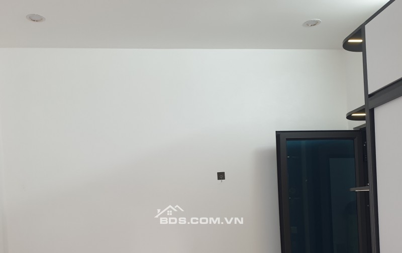 BÁN NHÀ ĐẸP 1.85 TỶ 3 TẦNG 40M2 ( HƯỚNG ĐÔNG ) NGÕ GIẢI PHÓNG