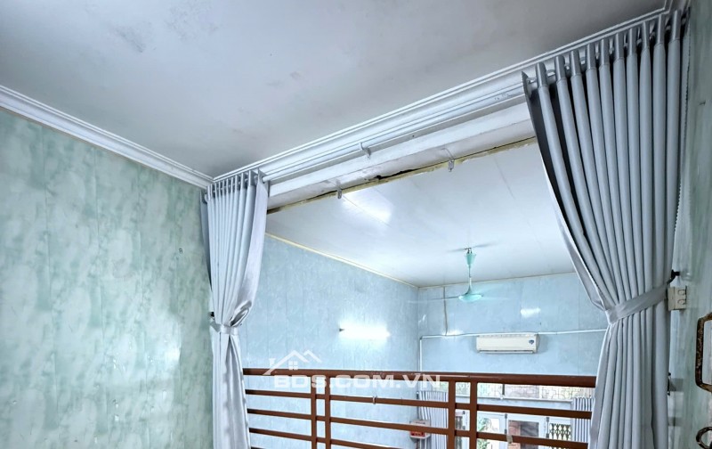 BÁN NHÀ ĐEP 1.38 TỶ 2.5 TẦNG 36M2 ( ĐÔNG NAM ) NGÕ TRẦN NHÂN TÔNG