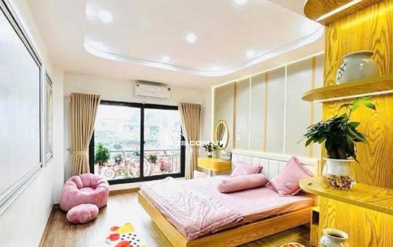 Bán Nhà Ô Đồng Lầm, Đống Đa 35m, 6 tầng, mt 3.6m, giá 11.2 tỷ.