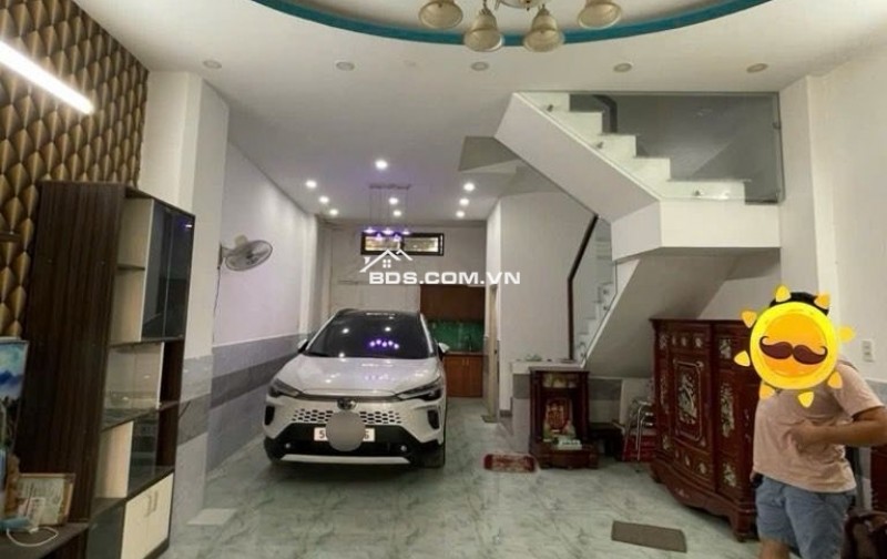 +  Kết cấu : Nhà đúc BTCT, 1 trệt 3 lầu , 4 phòng ngủ, 1 phòng thờ, 3wc ,  phòng giặt, sân phơi, bancon,  sáng thoáng.