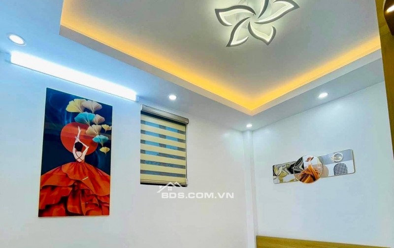 Bán Nhà Giải Phóng, Hoàng Mai 39m, 5 tầng, mt 10m, giá 6.8 tỷ