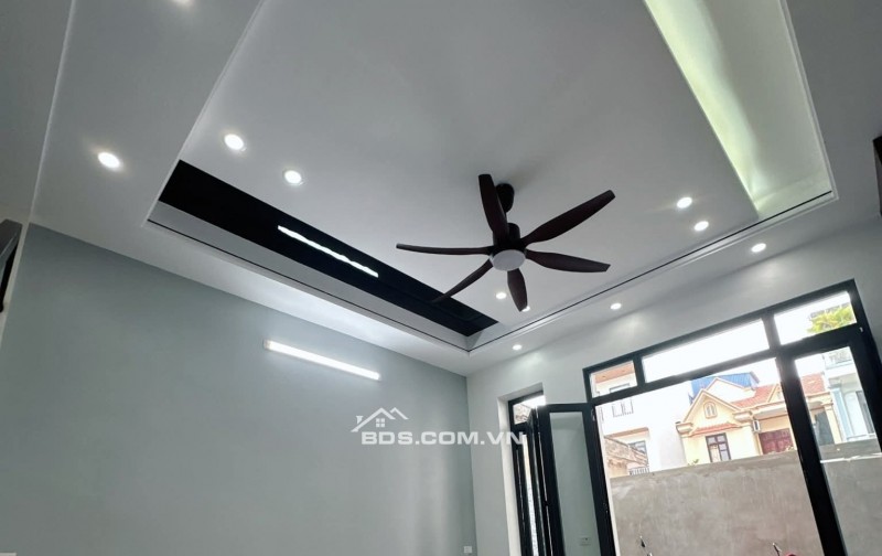 BÁN NHÀ ĐẸP 2.35 TỶ 3 TẦNG 50M2 ( TÂY NAM ) NGÕ RỘNG CÙ CHÍNH LAN