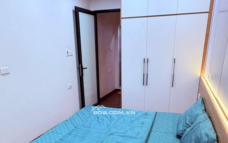 Bán Nhà Ngõ Văn Chương, Đống Đa 22m, 5 tầng, mt 3m, giá 5.6 tỷ.