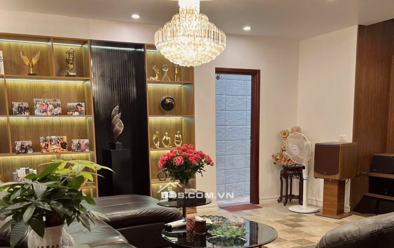 Bán Nhà Gần Phố Phạm Ngọc Thạch, Đống Đa 37/44m, 6 tầng, mt 6.9m, giá 15.6 tỷ.