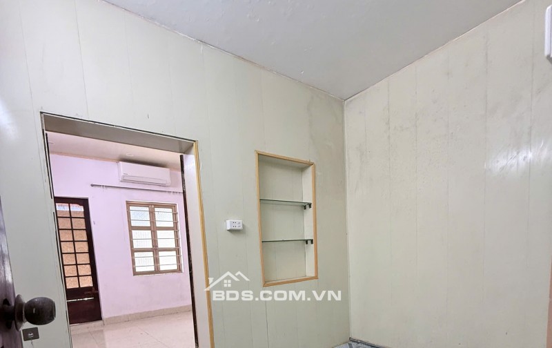 BÁN NHÀ ĐEP 1.38 TỶ 2.5 TẦNG 36M2 ( ĐÔNG NAM ) NGÕ TRẦN NHÂN TÔNG