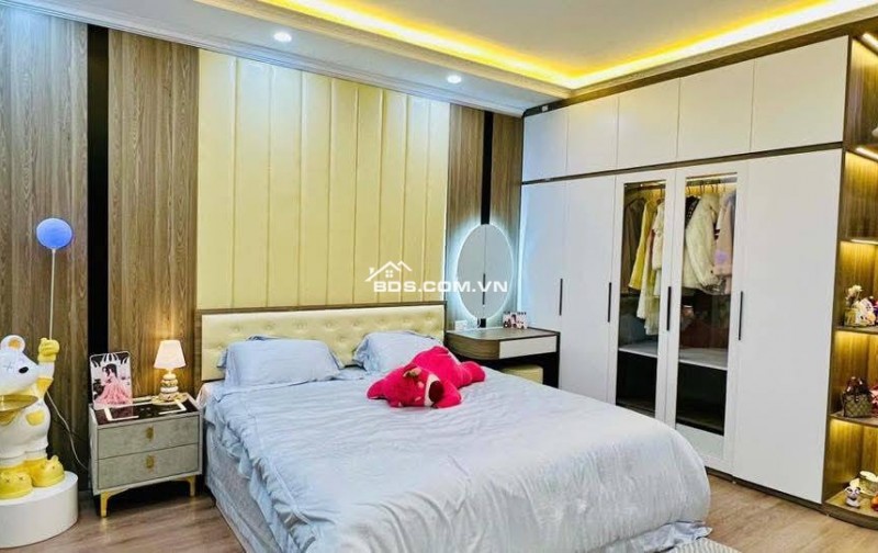 Bán Nhà Gần Phố, Tương Mai, Hoàng Mai 45m, 7 tầng, mt 4.2m, giá 15.9 tỷ.