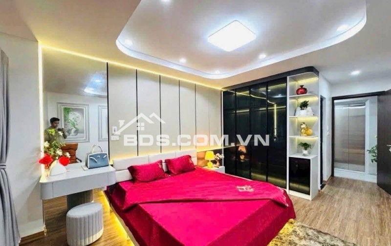 Bán Nhà Ô Đồng Lầm, Đống Đa 35m, 6 tầng, mt 3.6m, giá 11.2 tỷ.