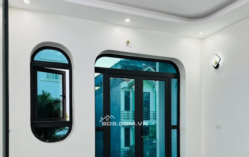 BÁN NHÀ ĐẸP  4.25 TỶ 4 TẦNG 46M2 MẶT ĐƯỜNG ĐÔ THỊ BÃI VIÊN