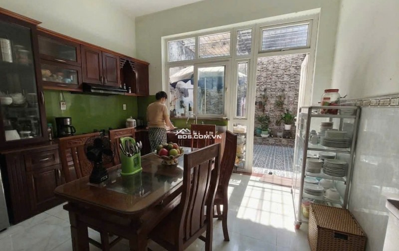 Bán nhà 1 trệt 1 lầu mặt tiền DT42, Đông Thạnh Hóc Môn tiện kinh doanh