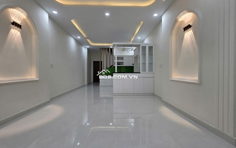Bán nhà mặt phố Kha Vạn Cân, Linh Trung, Thủ Đức, TP HCM. DT 120m2, 2 tầng. Giá 9.35 tỷ
