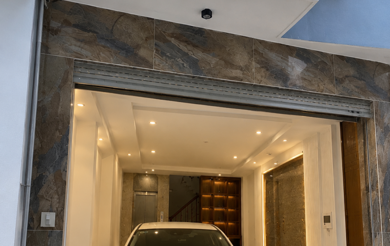  NHÀ MỚI KÍNH KOONG–THANG MÁY NGOẠI NHẬP–FULL NỘI THẤT VIP–Ô TÔ VÀO NHÀ–LONG BIÊN 