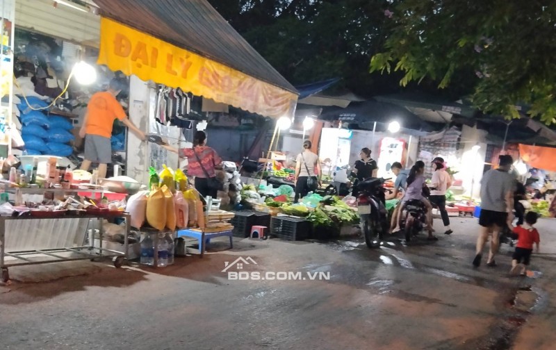  SIÊU PHẨM ! NGHĨA ĐÔ - CẦU GIẤY - HÀ NỘI - CHỈ CÁCH 2 NHÀ RA CHỢ, Ô TÔ TRÁNH, XÁCH VALI VÀO Ở NGAY  55M² x 4 NGỦ 
- MẶT TIỀN KHỦNG!