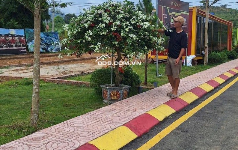 Bán mảnh đất xã phú cát, 100m2 full thổ cư, giá 1,8 tỷ
