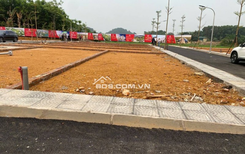 Bán đất thổ cư 100m2, sổ đỏ, Quốc Oai, Hà Nội. Giá 3.5 tỷ. LH: 0382394677