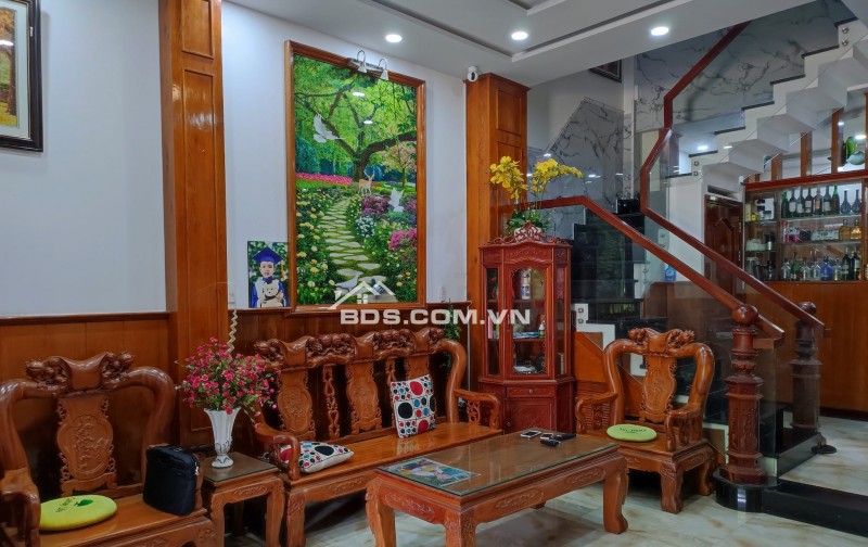 HOT HOT - 5 TẦNG - NGANG 5M HIẾM -1 CĂN RA MT GÒ DẦU - SÁT NGÂN HÀNG VIETTIN BANK