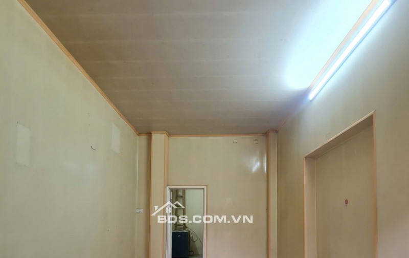 BÁN NHÀ ĐẸP 890 TRIỆU 2.5 TẦNG 20M2  GẦN NGAY CHỢ CỬA TRƯỜNG
