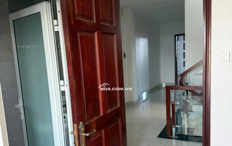 Bán nhà siêu đẹp 5x20m 1 trệt 3 lầu sân thượng MT Trịnh Quang Nghị Bình Chánh