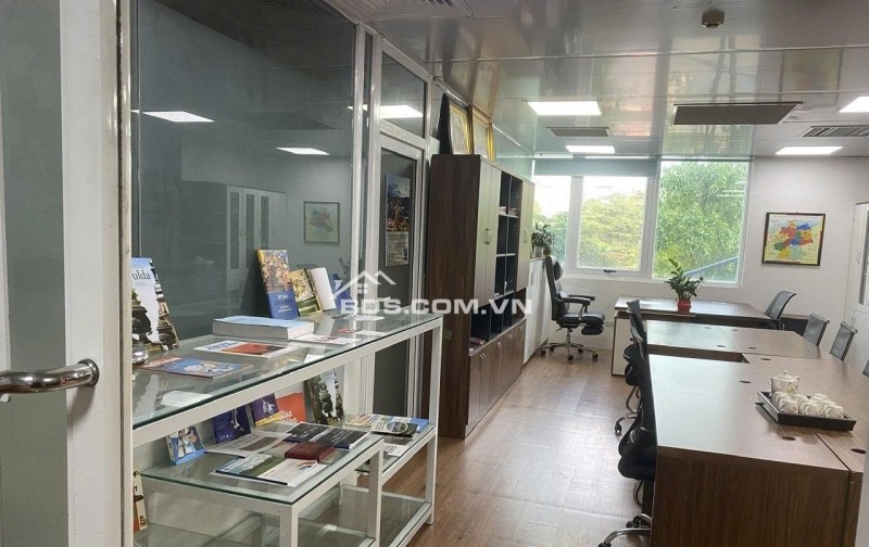 Văn phòng đẹp 150m2 tại phố 249 Thụy Khuê, khu vực trung tâm sat Hồ Tây, giá cạnh tranh