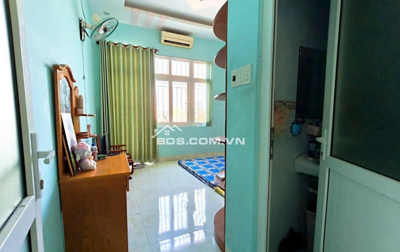 Bán nhà 1 trệt 1 lầu mặt tiền DT42, Đông Thạnh Hóc Môn tiện kinh doanh