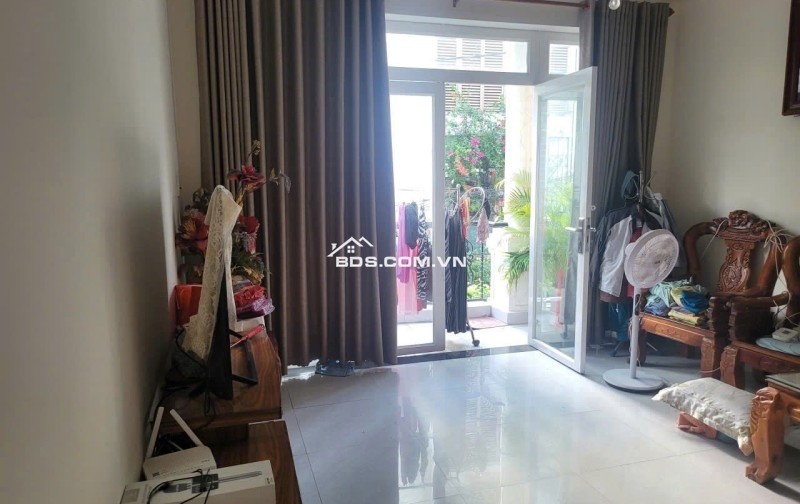 Bán nhà đường số 16, Linh Trung, Thủ Đức, TP HCM. DT 54m2, 4 tầng. Giá  7.4 tỷ.