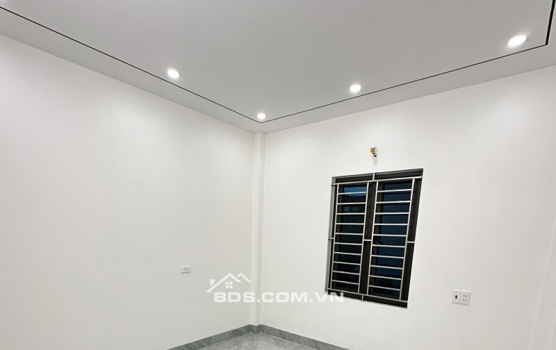 BÁN NHÀ  2.699 TỶ 3 TẦNG 52M2  XÂY MỚI NGÕ NGẮN ĐƯỜNG TRƯỜNG CHINH
